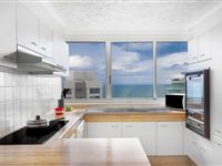 2 Bedroom Kitchen-BreakFree Peninsula